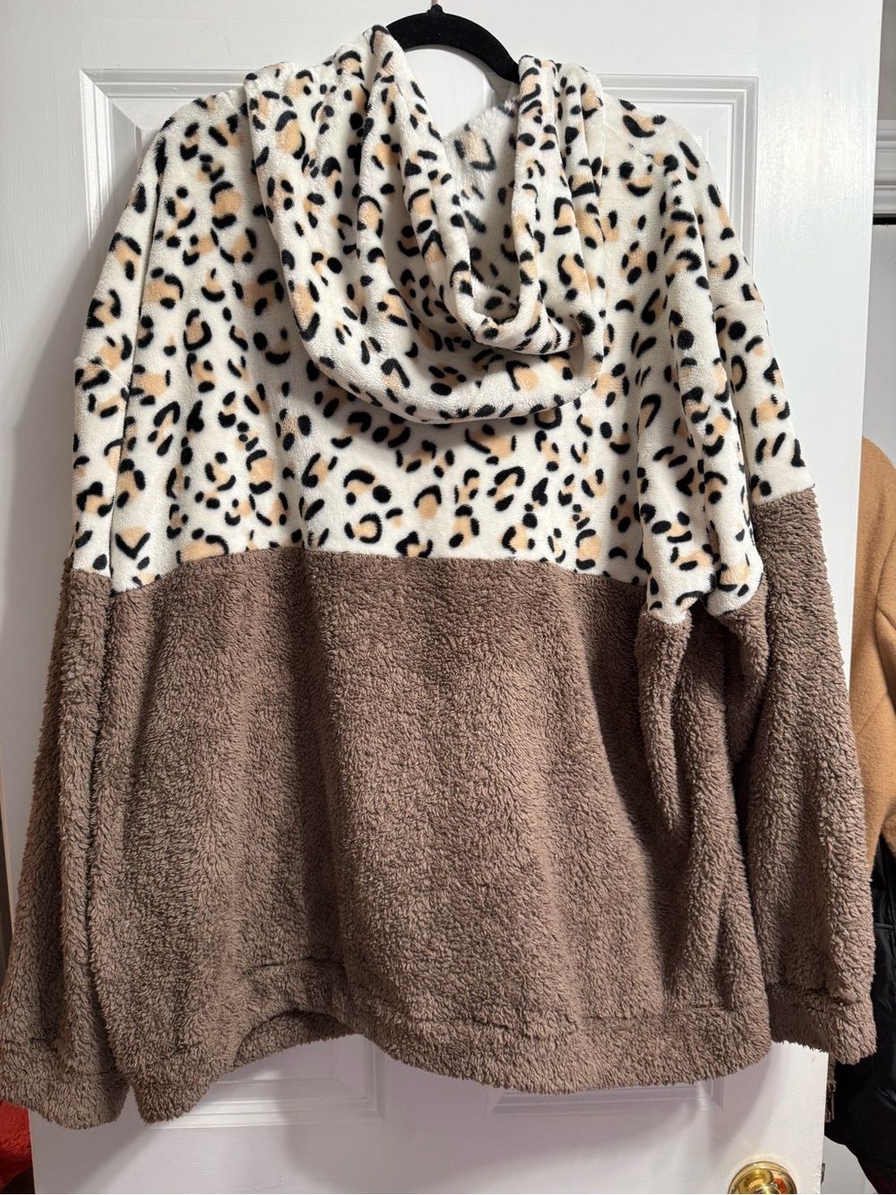 Cozy Leopard-Print Sherpa Pullover Hoodie - Brown/Cream - Picture 2 of 2